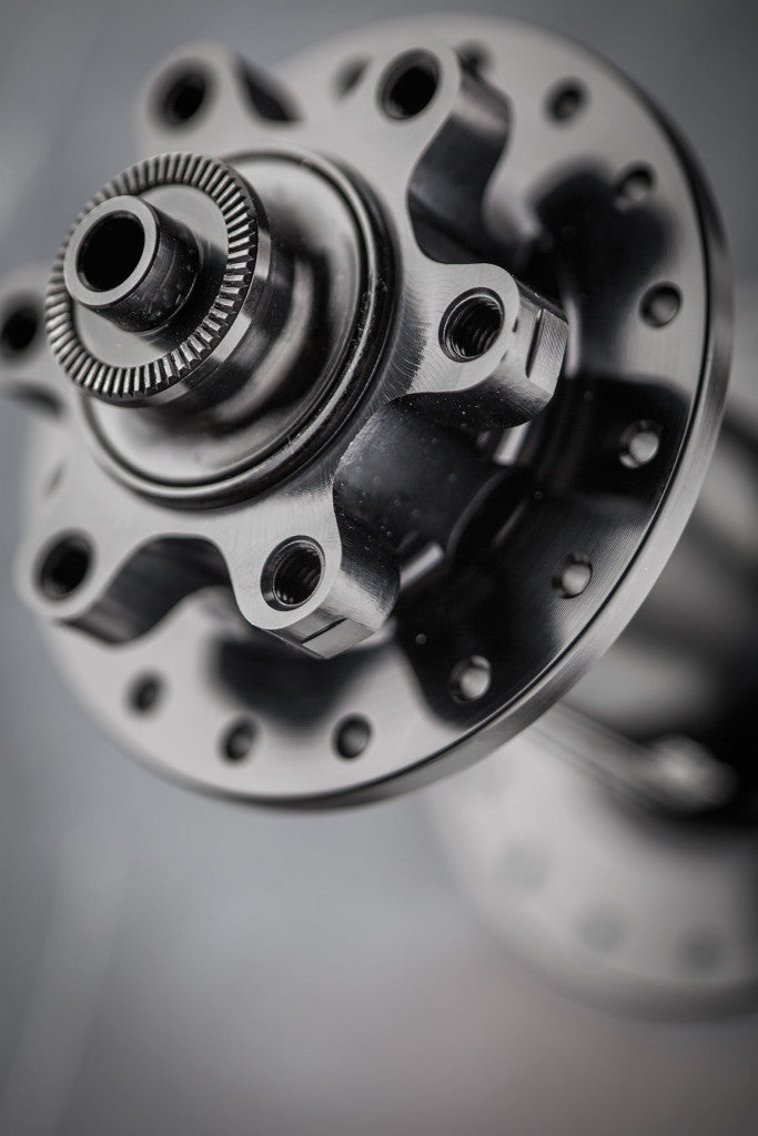 TUNE Juego de Ruedas de Carbon Black Burner AM/Enduro 27.5 100/142 SH-HG11/10 Rojo