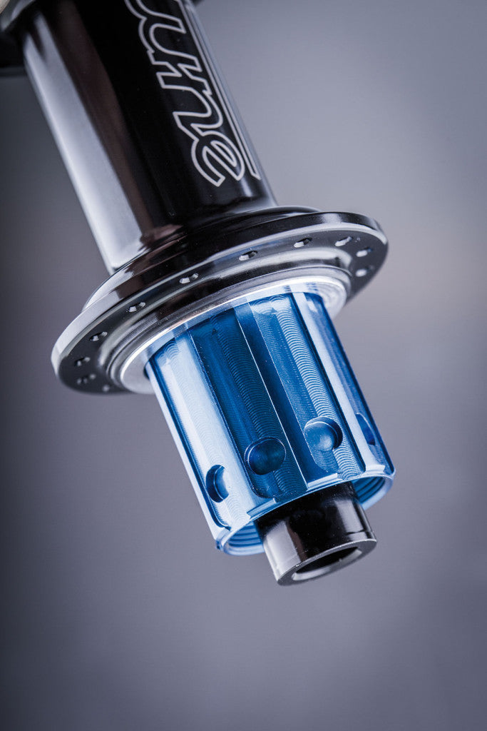 TUNE Juego de Ruedas de Carbon Black Burner AM/Enduro 27.5 100/142 SH-HG11/10 Rojo